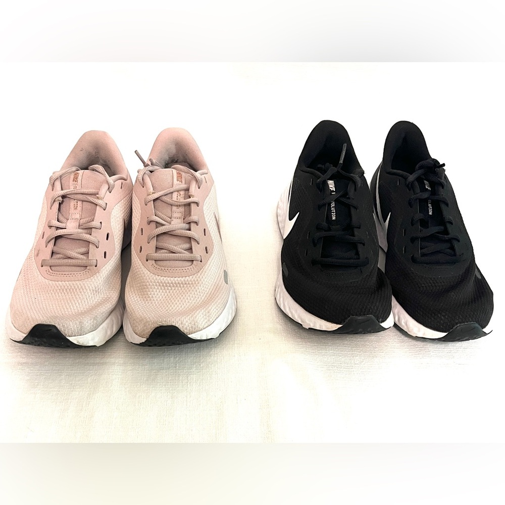 Bundle of 2 Nike Revolution sneakers
